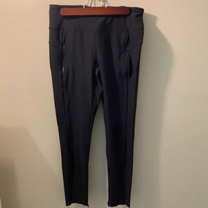 Black athletic leggings